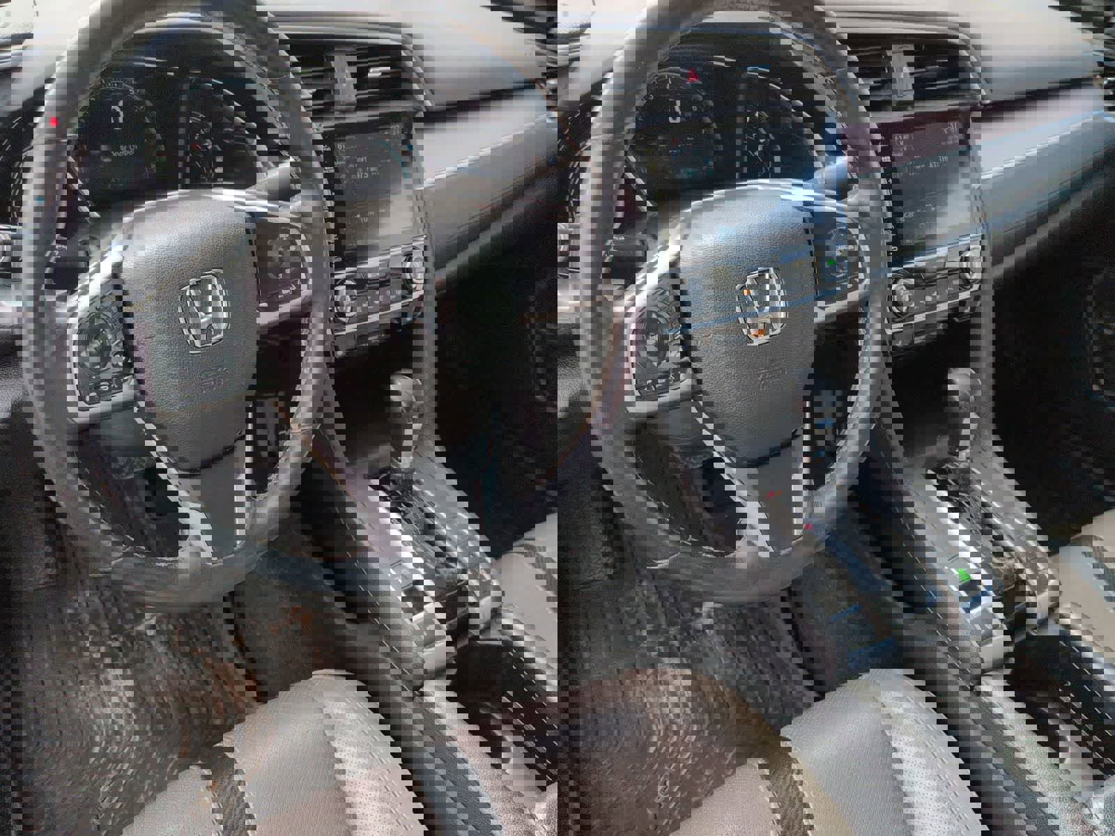 Used 2018 Honda Civic Touring image 10