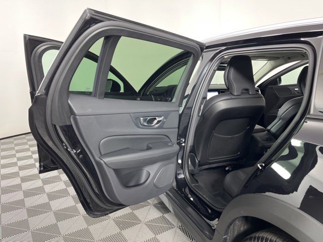 Used 2025 Volvo V60 B5 Cross Country Plus AWD/4WD image 36