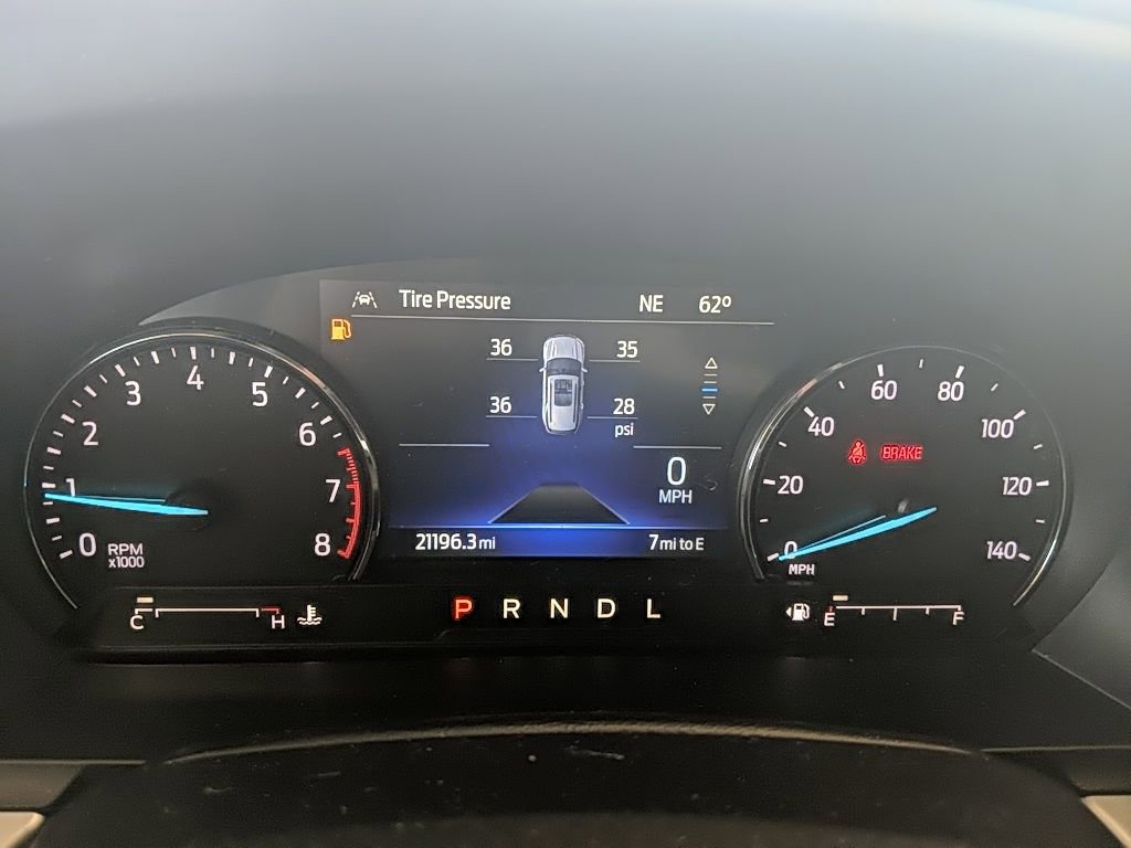 Used 2022 Ford Explorer XLT w/ Equipment Group 202A image 27