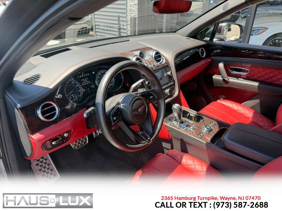 Used 2017 Bentley Bentayga AWD/4WD image 18
