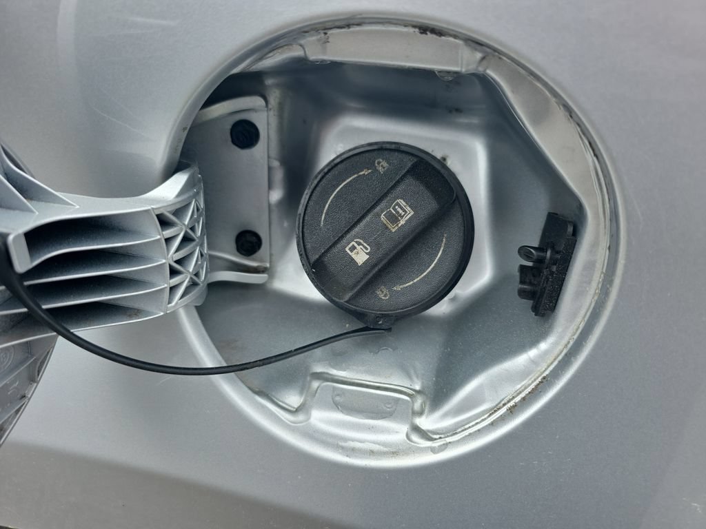 Used 2016 Hyundai Elantra Value Edition FWD image 14