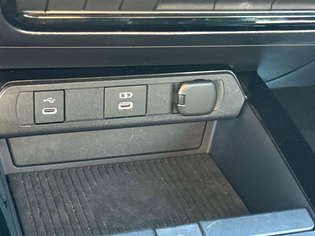 Used 2024 Toyota Prius Prime SE image 26