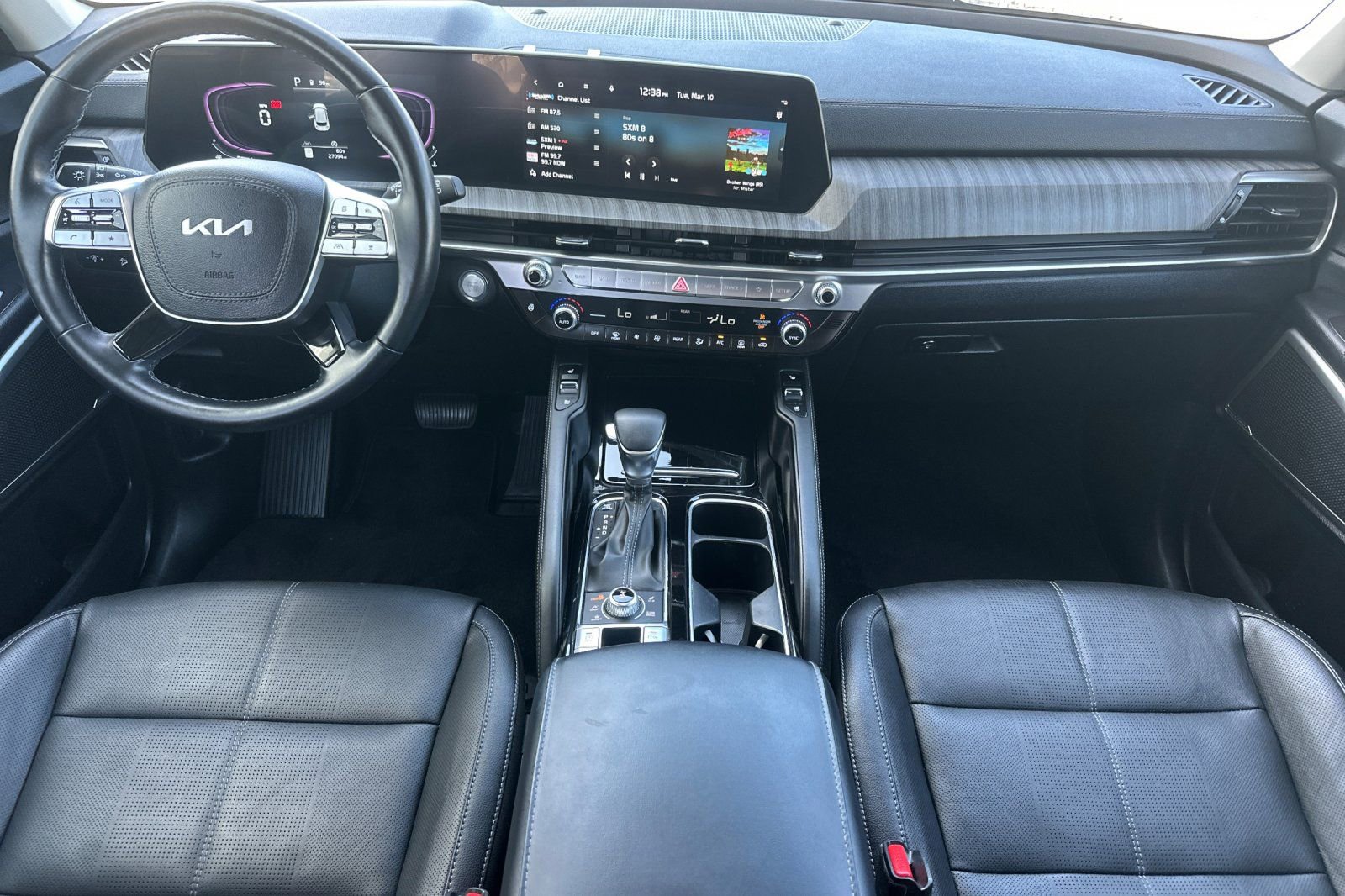 Used 2024 Kia Telluride EX image 16