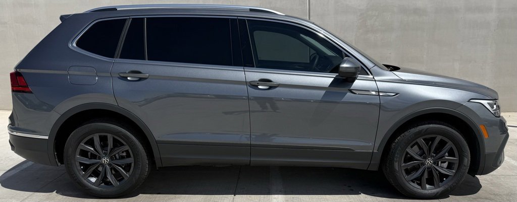 Certified 2024 Volkswagen Tiguan SE image 4