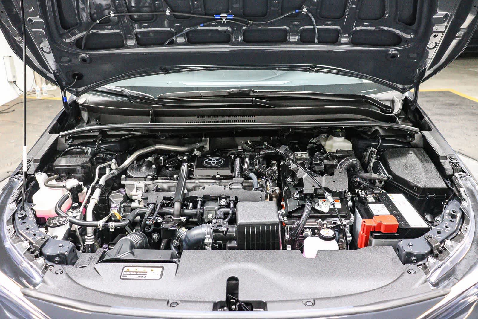 Certified 2025 Toyota Corolla LE FWD image 28