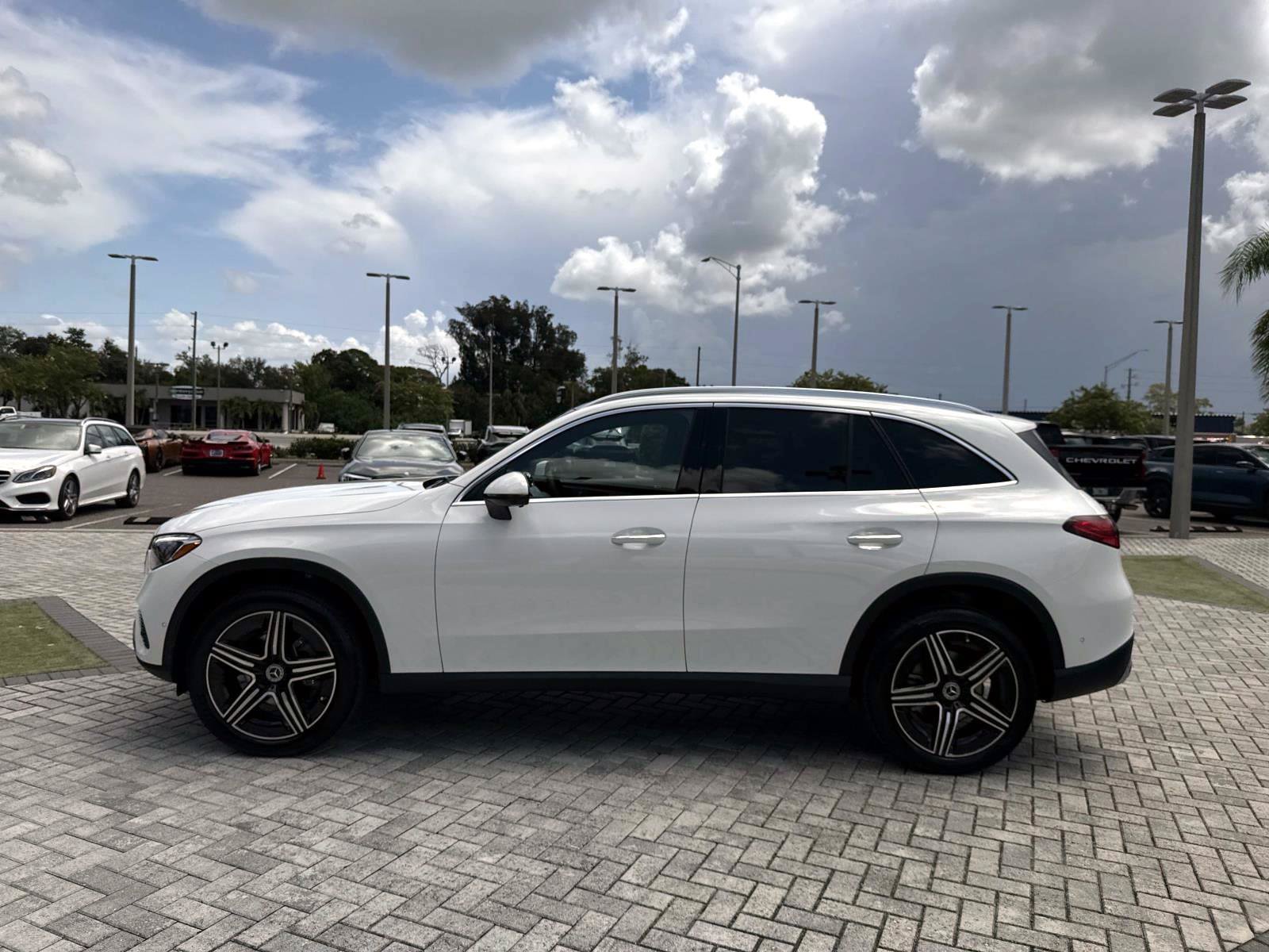 New 2027 Mercedes-Benz GLC 300 image 3