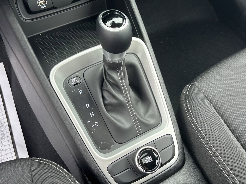 Certified 2025 Hyundai Venue SEL FWD image 26