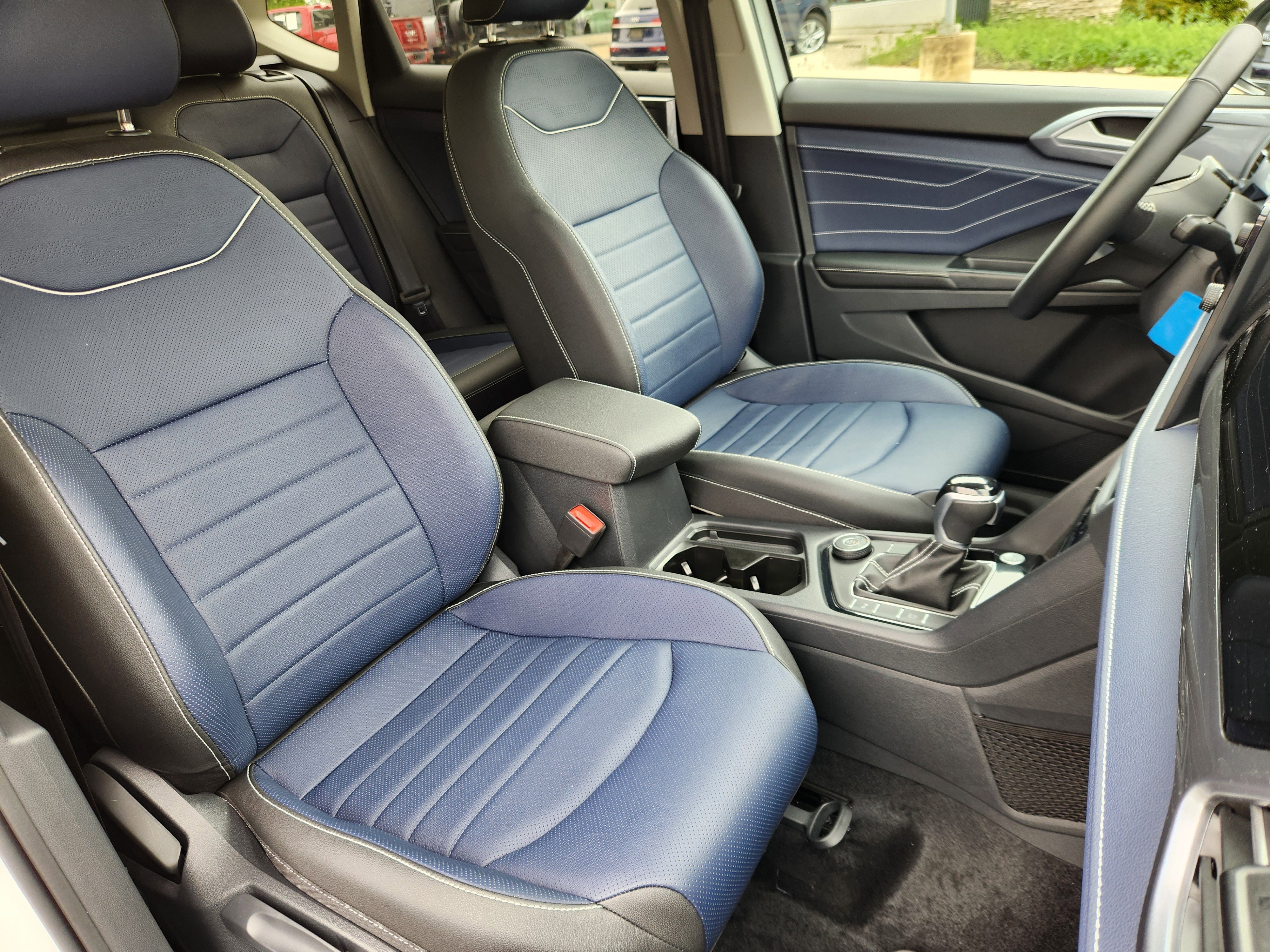 Certified 2025 Volkswagen Taos SEL w/ Black Wheel Plus Package AWD/4WD image 15