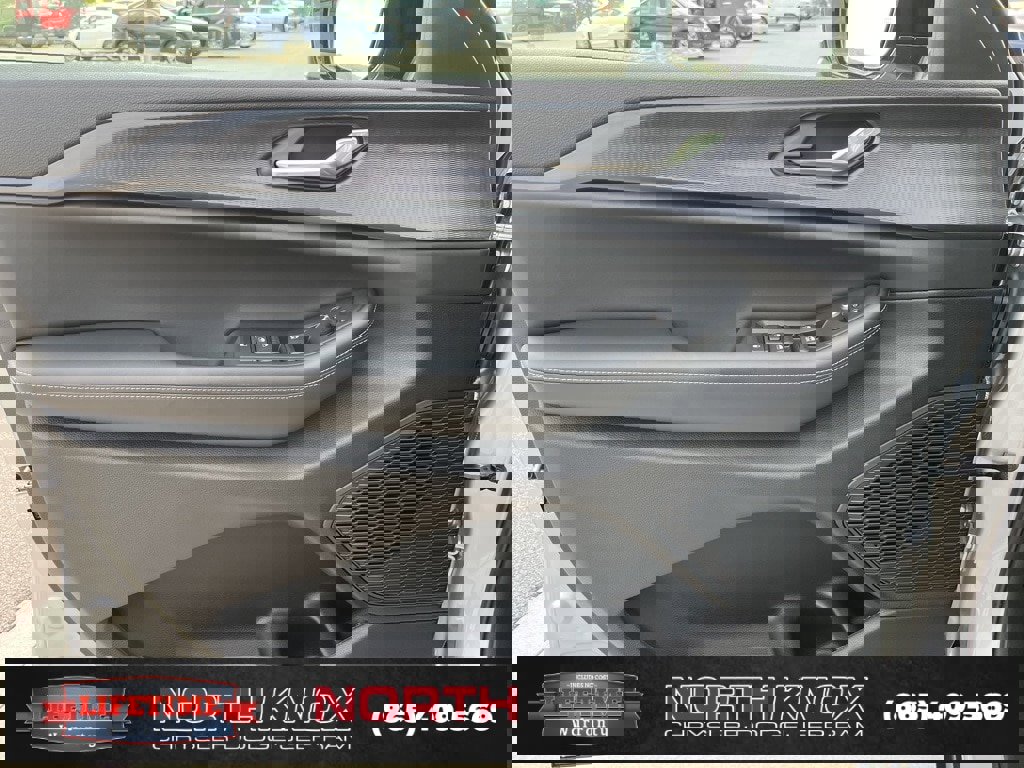 New 2025 Jeep Grand Cherokee L Altitude image 5