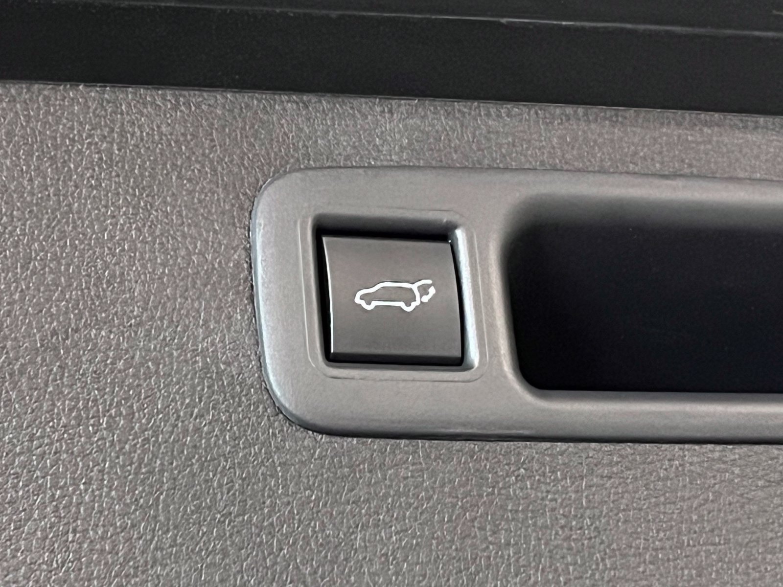 Used 2026 Toyota Highlander Limited AWD/4WD image 11