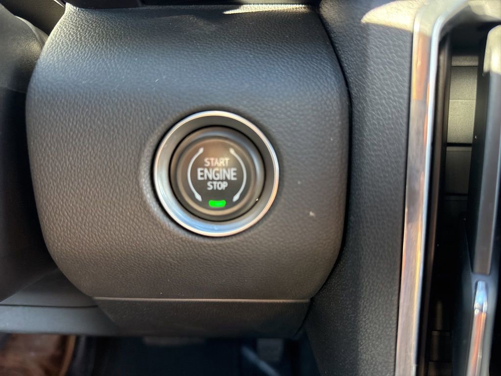 Used 2025 GMC Acadia Elevation FWD image 24