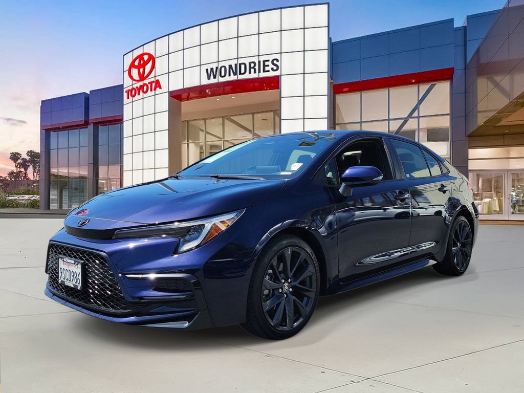 Used 2025 Toyota Corolla SE w/ SE Premium Package FWD image 2