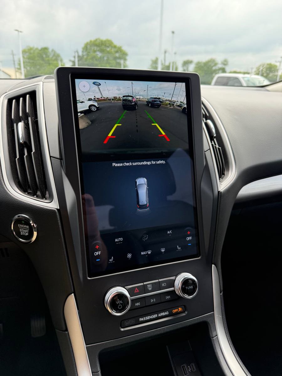 Used 2024 Ford Edge SEL image 21