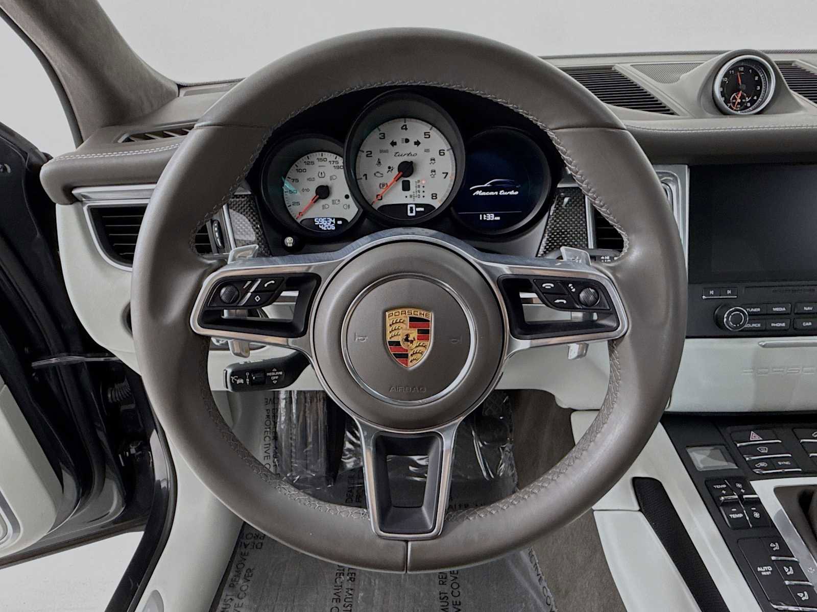 Used 2018 Porsche Macan Turbo image 15