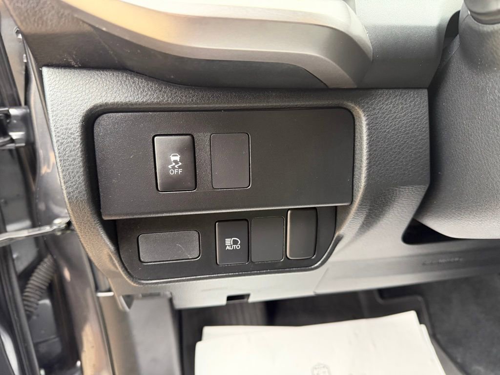 Certified 2022 Toyota Tacoma SR5 AWD/4WD image 10