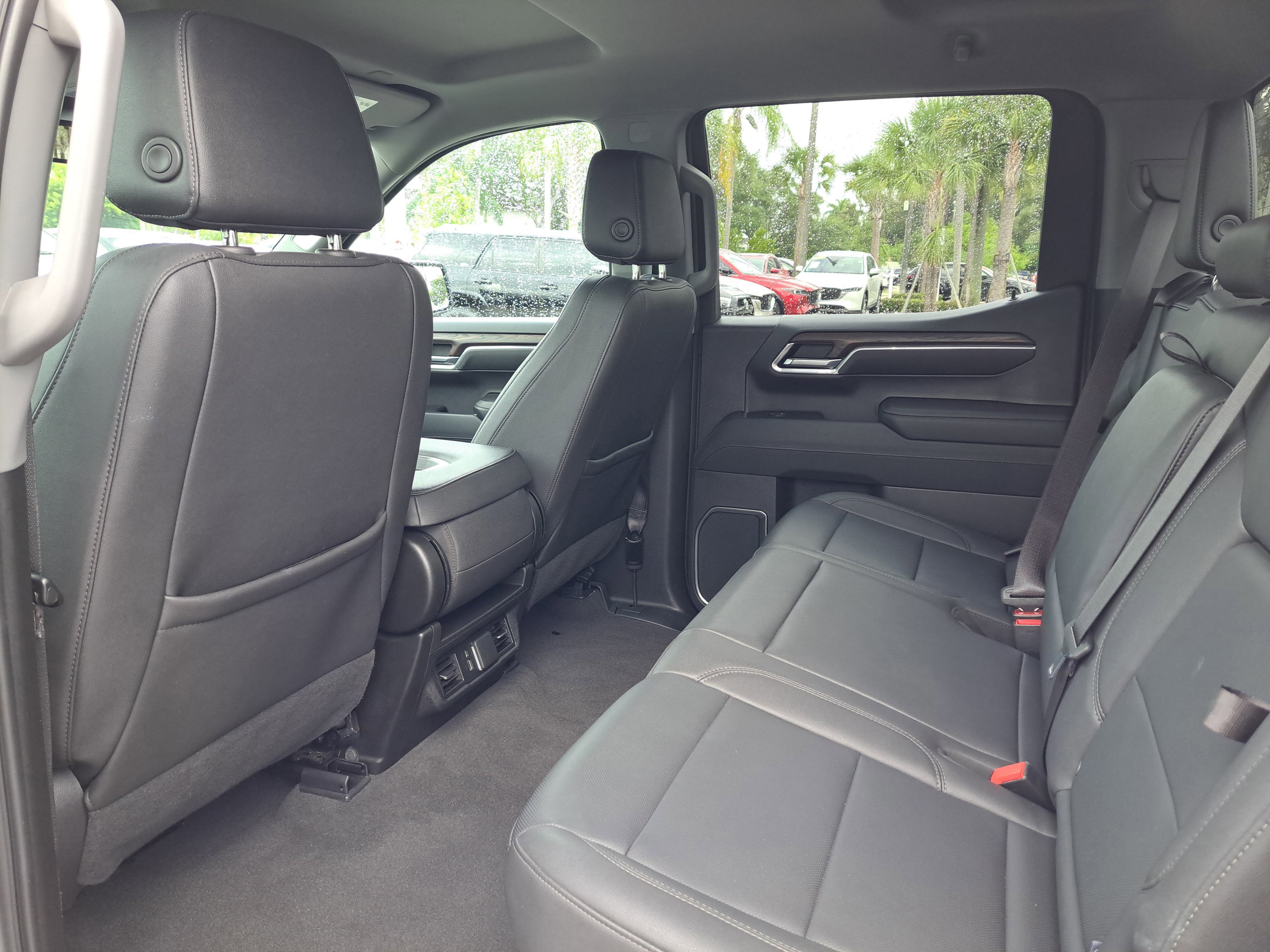 Used 2024 GMC Sierra 1500 SLT image 5