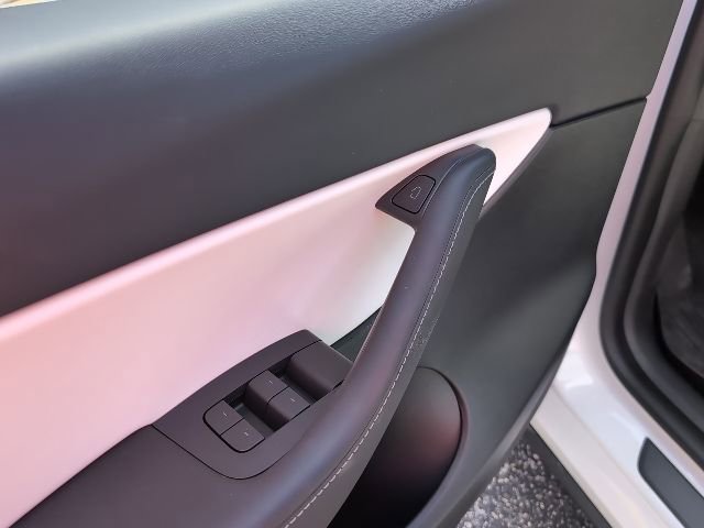 Used 2022 Tesla Model Y Performance image 20