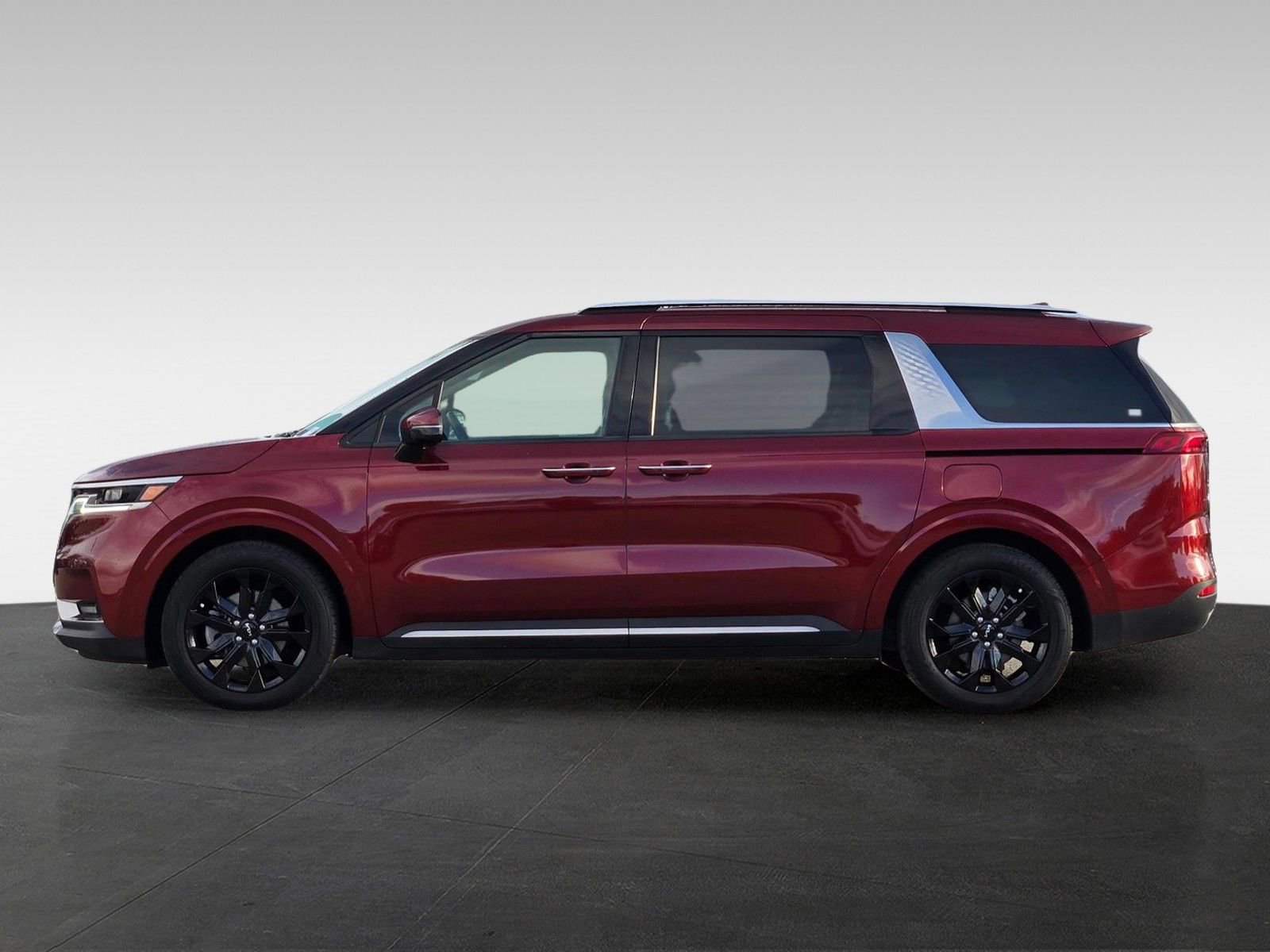 Used 2024 Kia Carnival SX FWD image 7