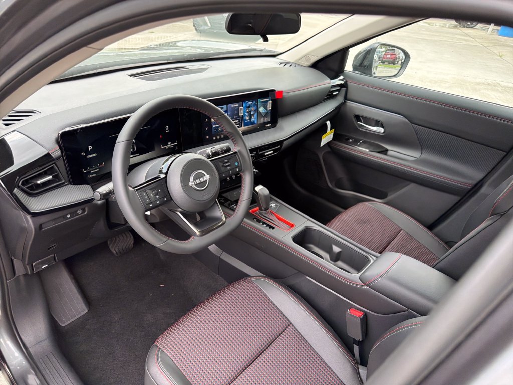 New 2026 Nissan Kicks SR FWD image 14
