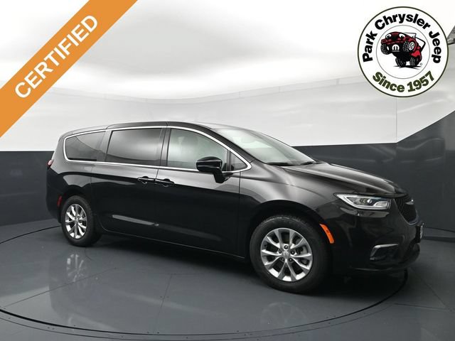 Certified 2025 Chrysler Pacifica Select AWD/4WD image 1