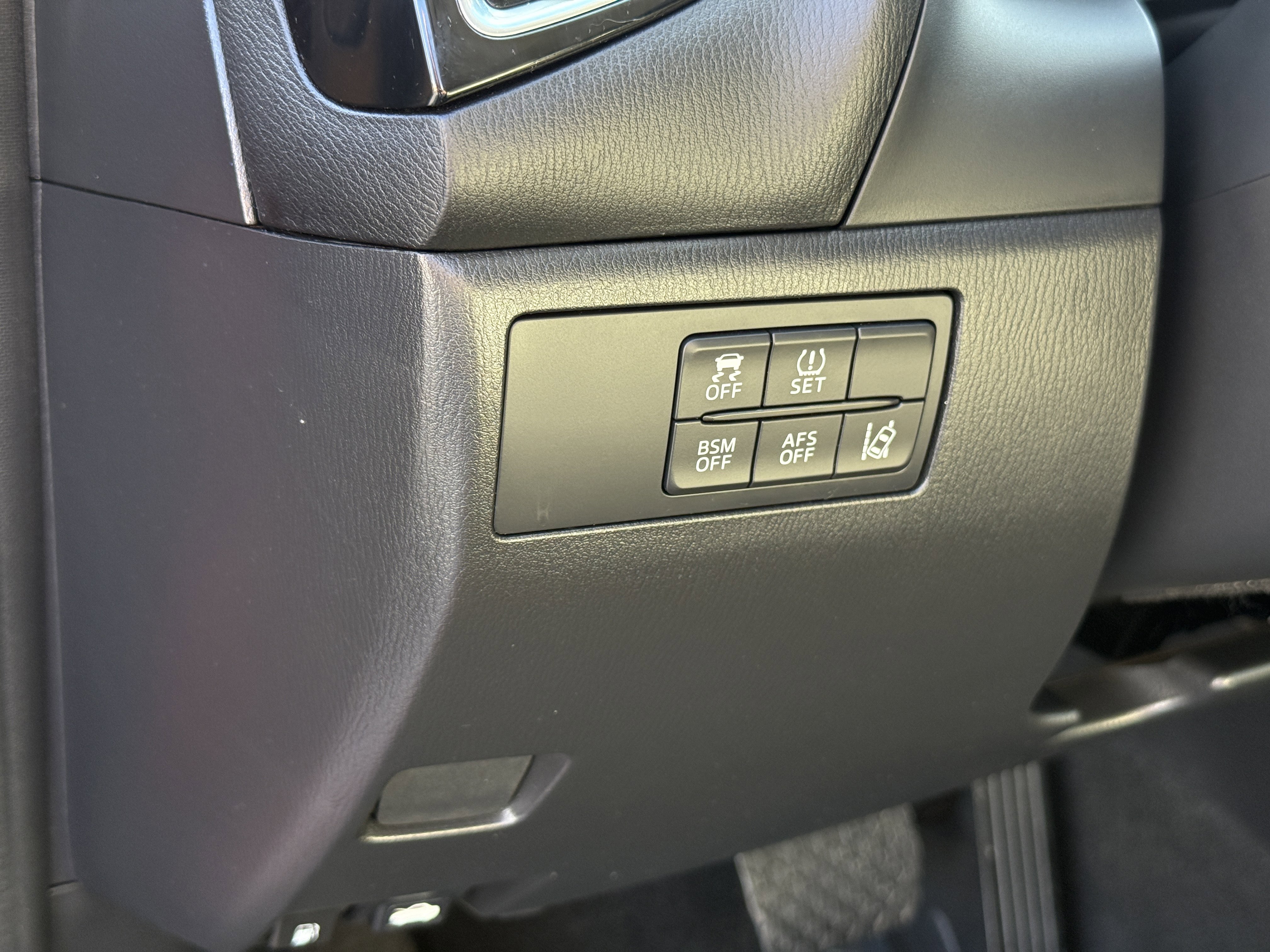 Used 2014 MAZDA MAZDA3 s Grand Touring image 43