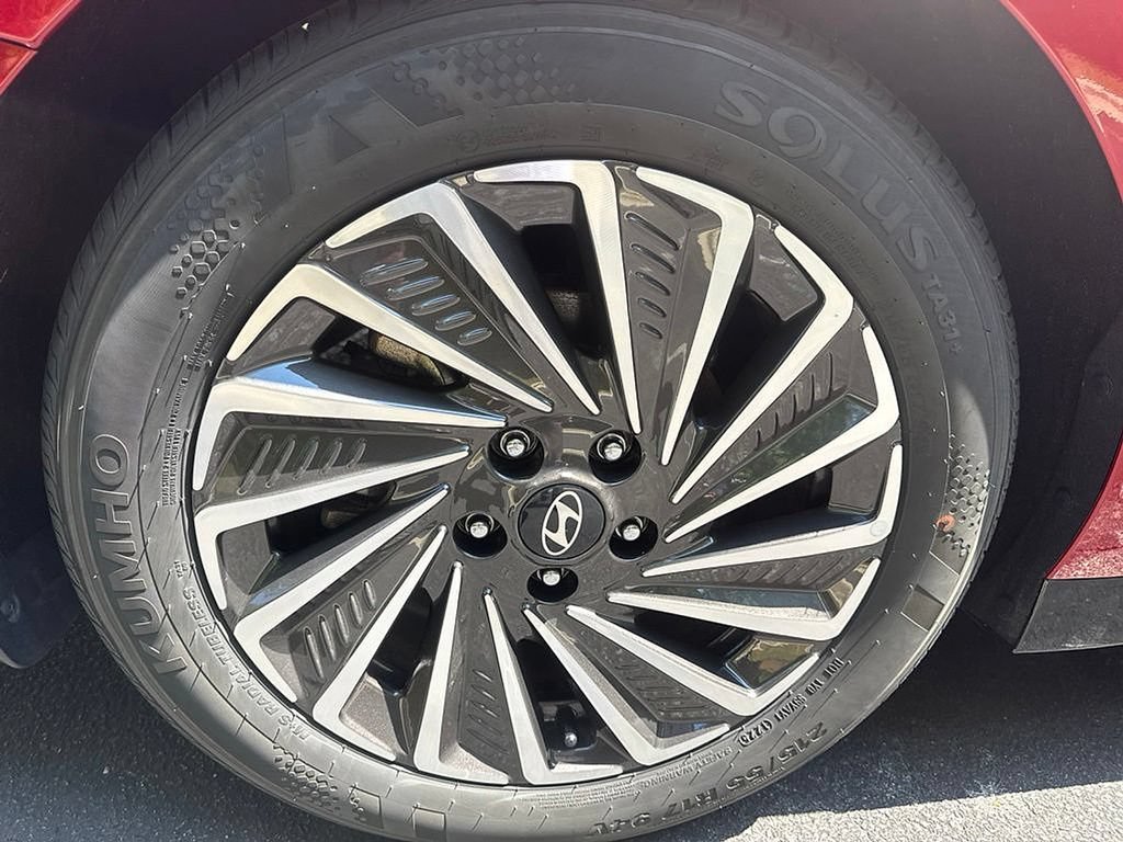 Used 2025 Hyundai Sonata Limited FWD image 7