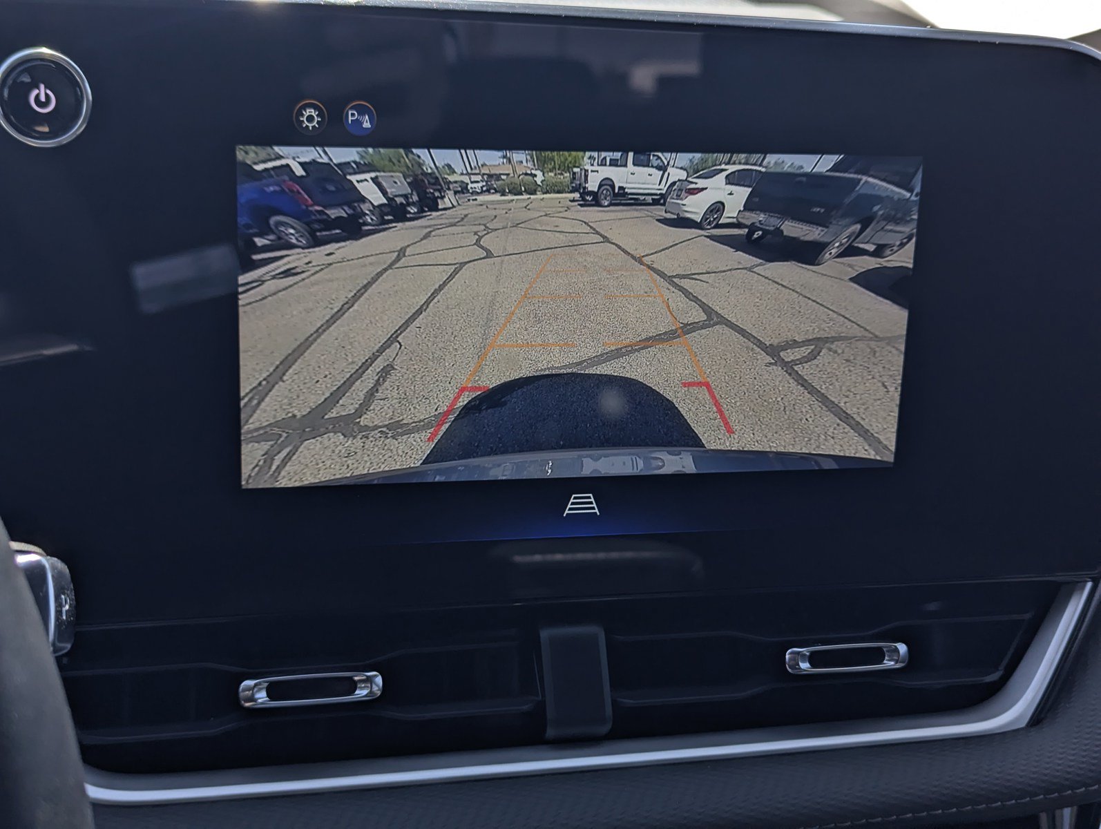 Used 2025 Chevrolet Equinox LT FWD image 11