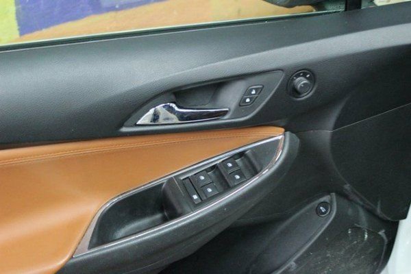 Used 2018 Chevrolet Cruze Premier w/ RS Package image 10