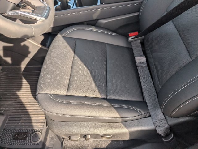 New 2027 Chevrolet Traverse LT w/ Midnight/Sport Edition AWD/4WD image 17