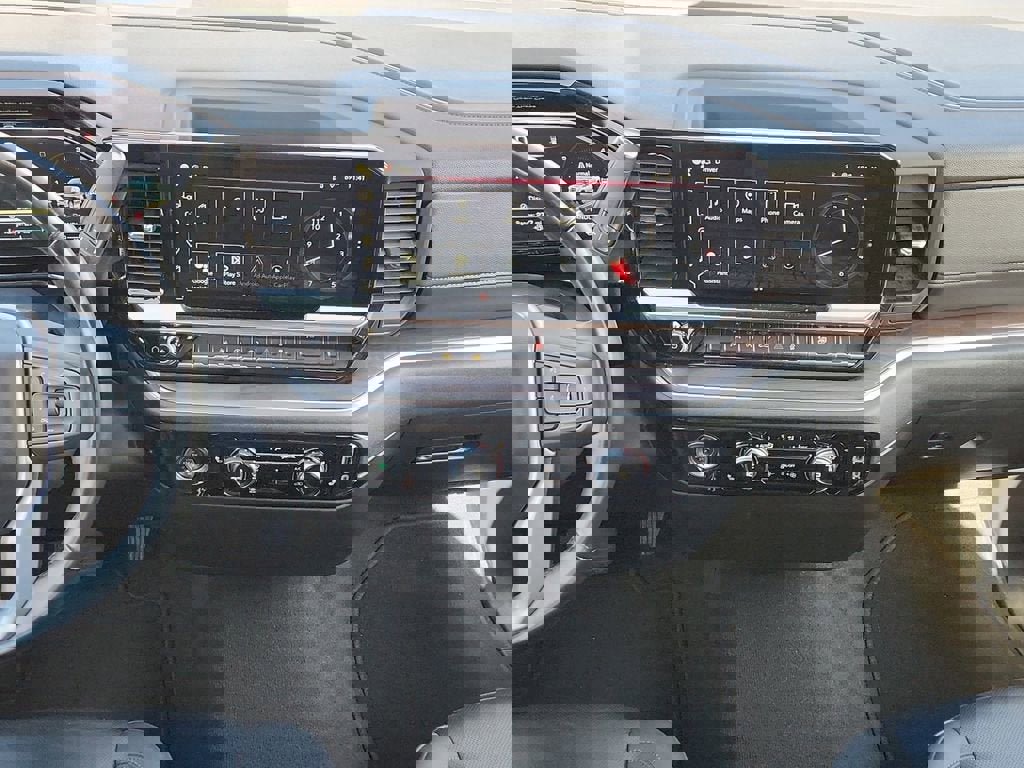 Used 2024 GMC Sierra 1500 SLT image 11