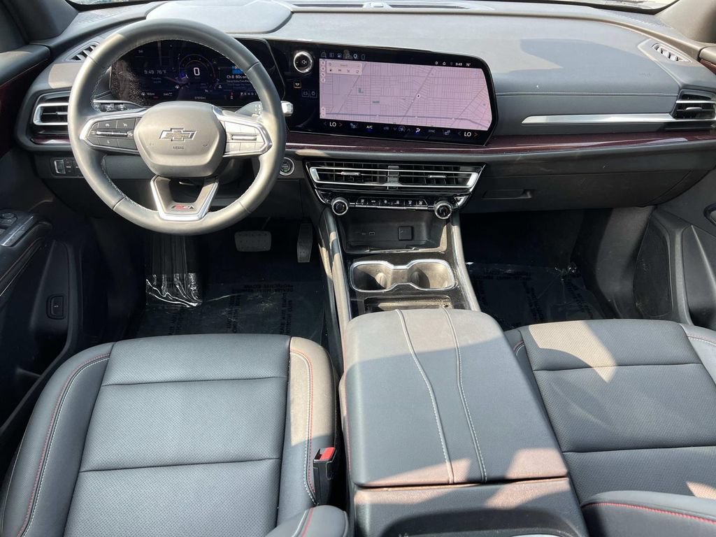 Used 2024 Chevrolet Traverse Z71 w/ LPO, Floor Liner Package AWD/4WD image 3