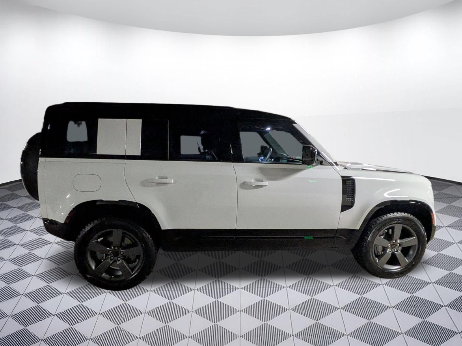 New 2026 Land Rover Defender 110 X-Dynamic SE AWD/4WD image 6