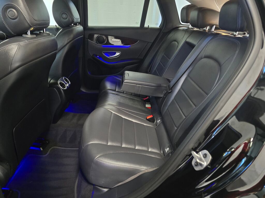 Used 2022 Mercedes-Benz GLC 300 GLC 300 image 18