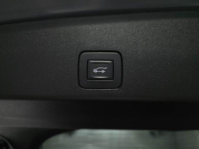 Used 2022 Buick Encore GX Essence FWD image 37