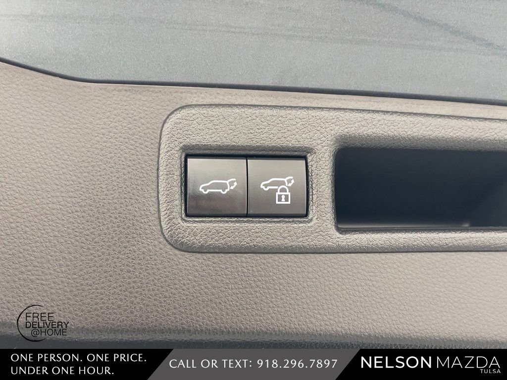 Used 2021 Toyota Venza XLE w/ Softex Package image 52