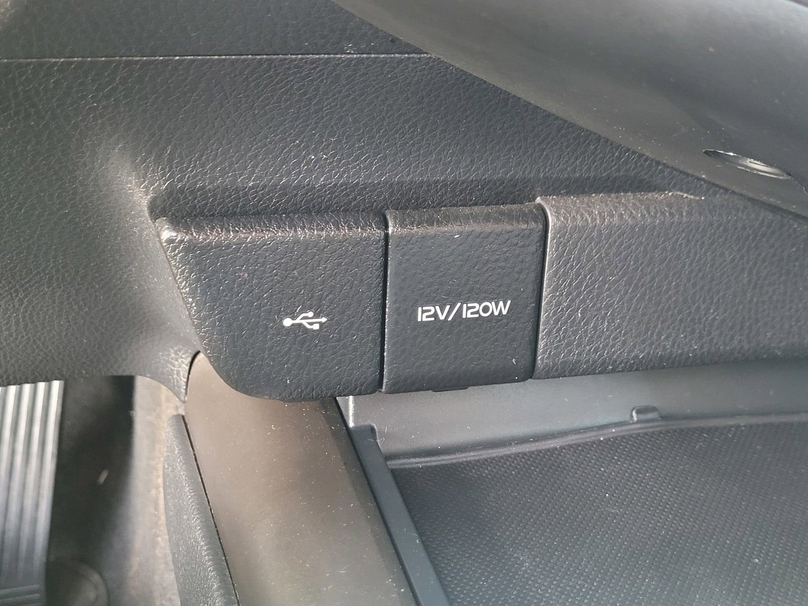 Used 2021 Toyota Camry LE image 20