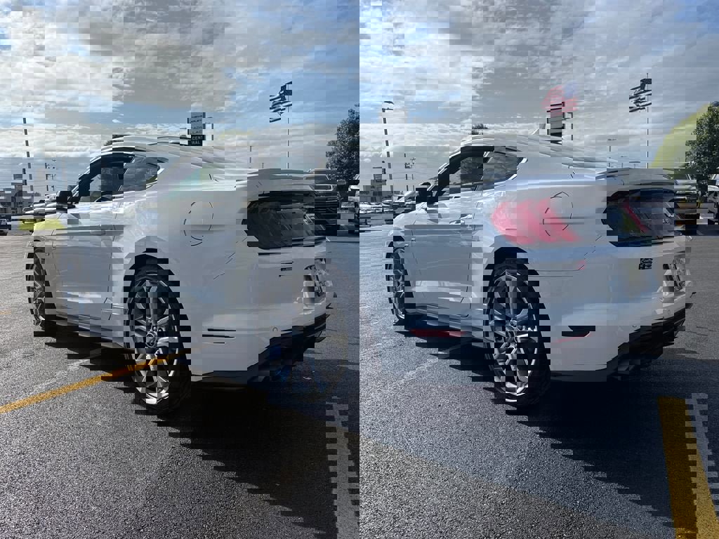 Used 2022 Ford Mustang GT Premium RWD image 4