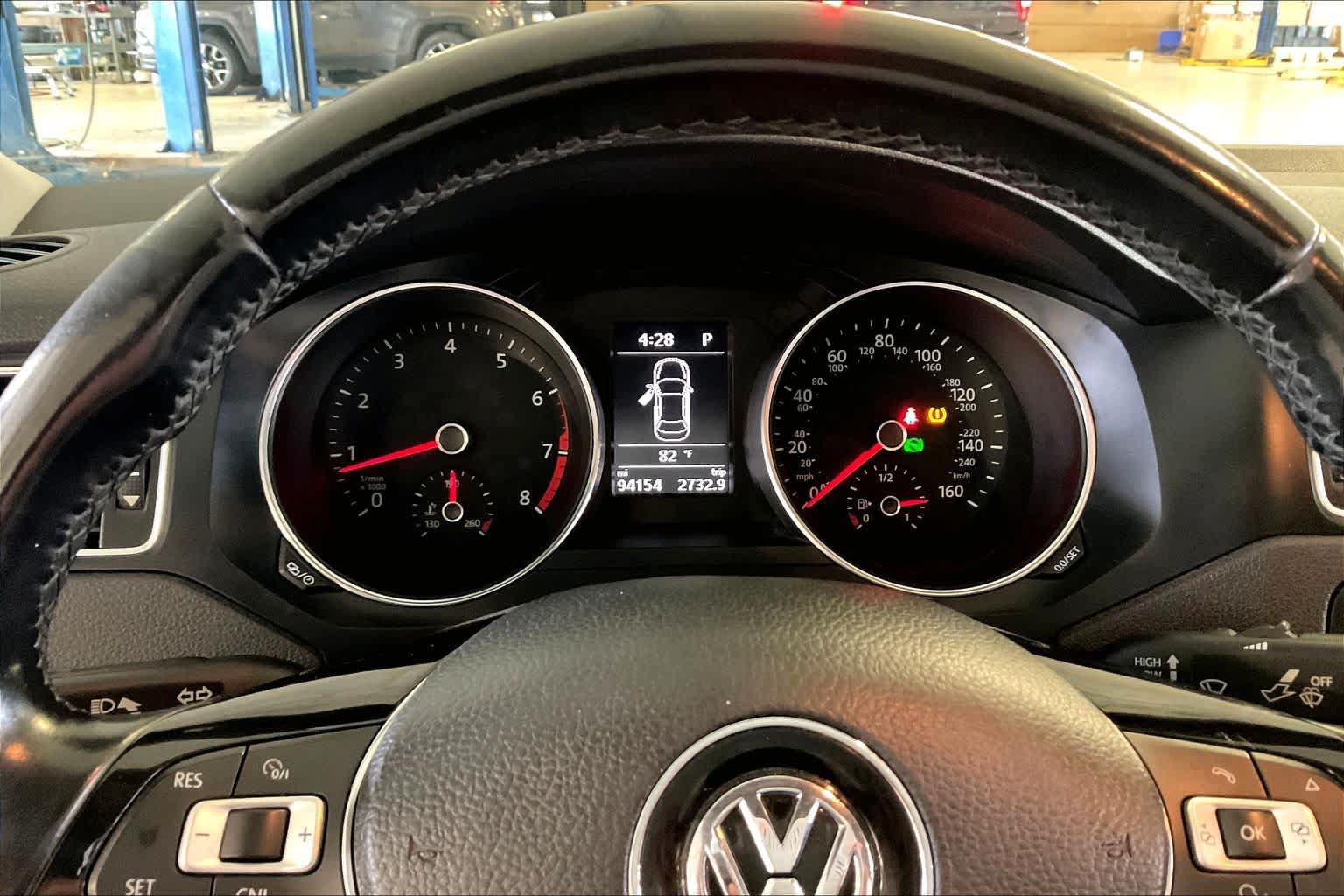 Used 2017 Volkswagen Jetta SE FWD image 24