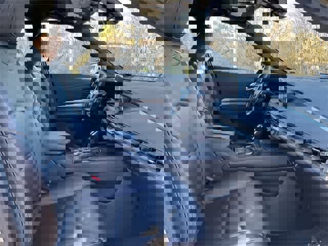 Used 2024 Cadillac XT4 Premium Luxury image 17