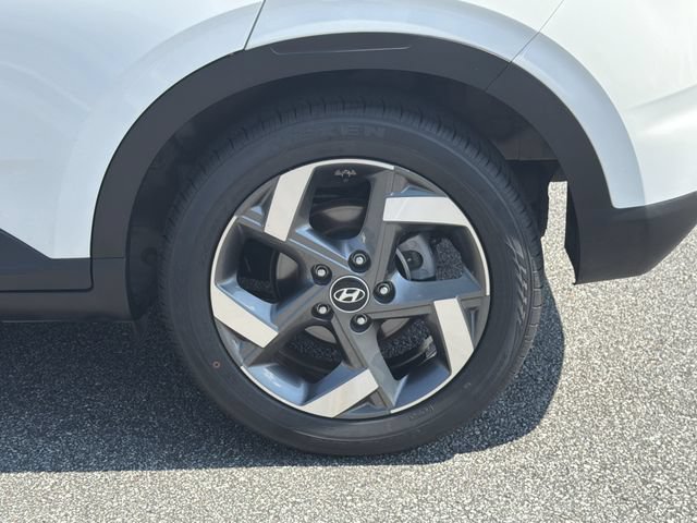 Certified 2025 Hyundai Venue SEL FWD image 22