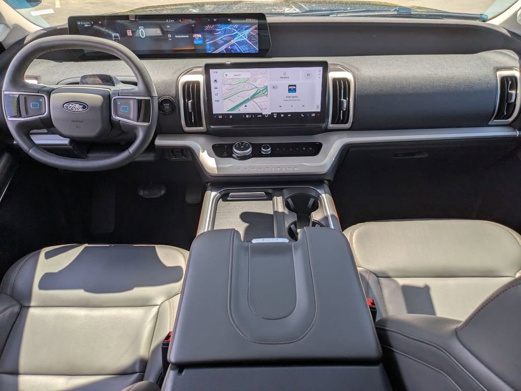 Used 2025 Ford Expedition Active AWD/4WD image 26