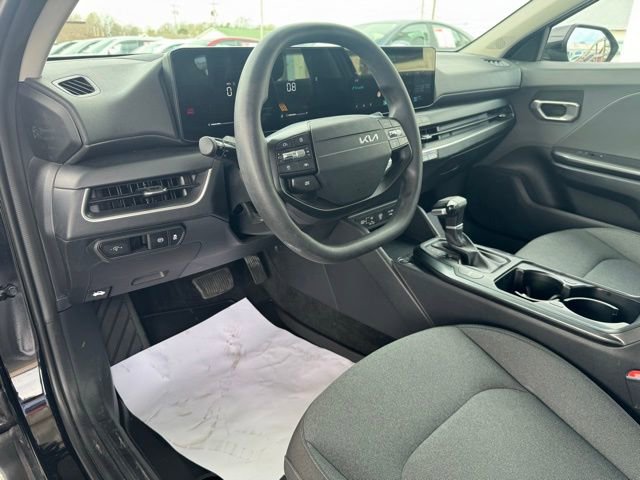 Used 2025 Kia K4 LXS image 16