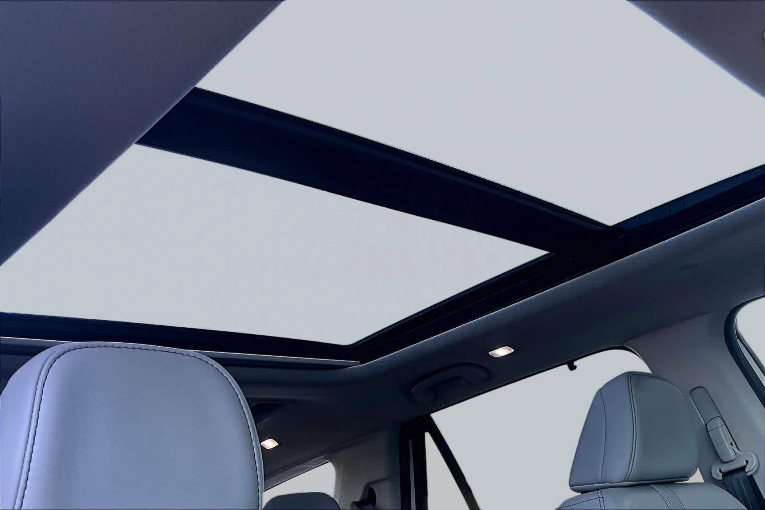 Used 2025 Honda Pilot Touring image 13