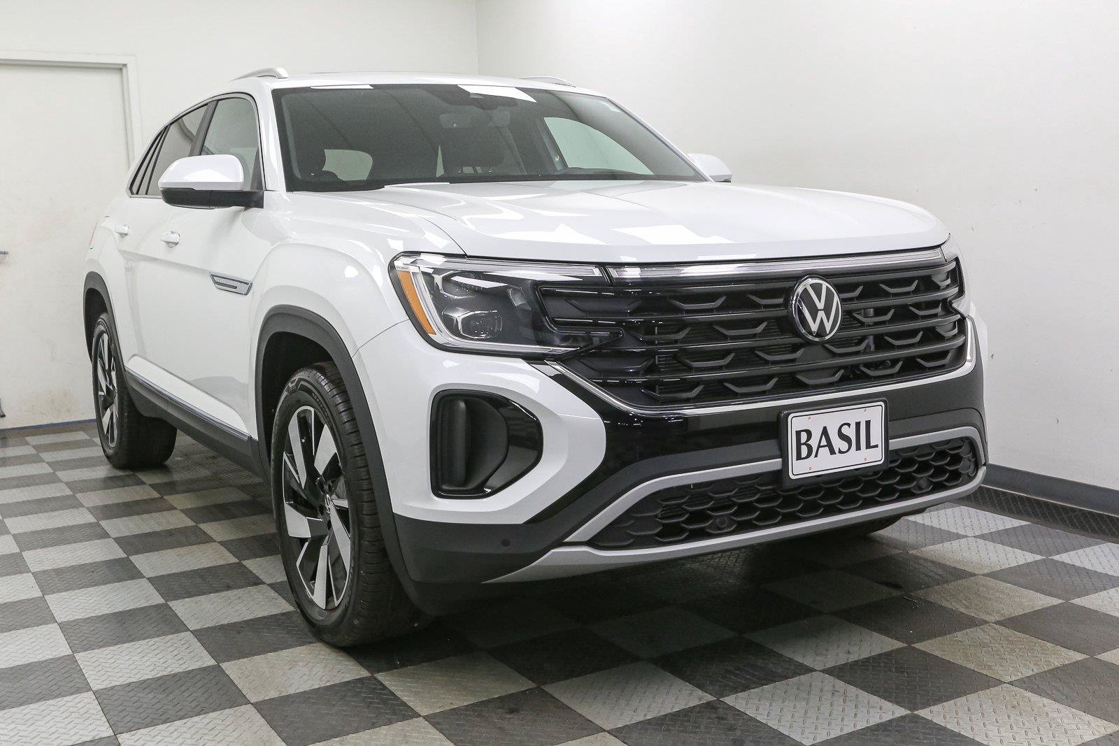 New 2026 Volkswagen Atlas Cross Sport SEL AWD/4WD image 2