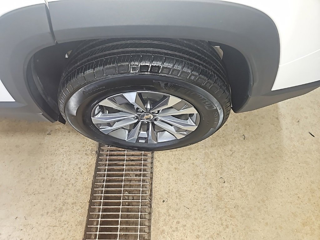 Used 2025 Chevrolet Equinox LT image 12