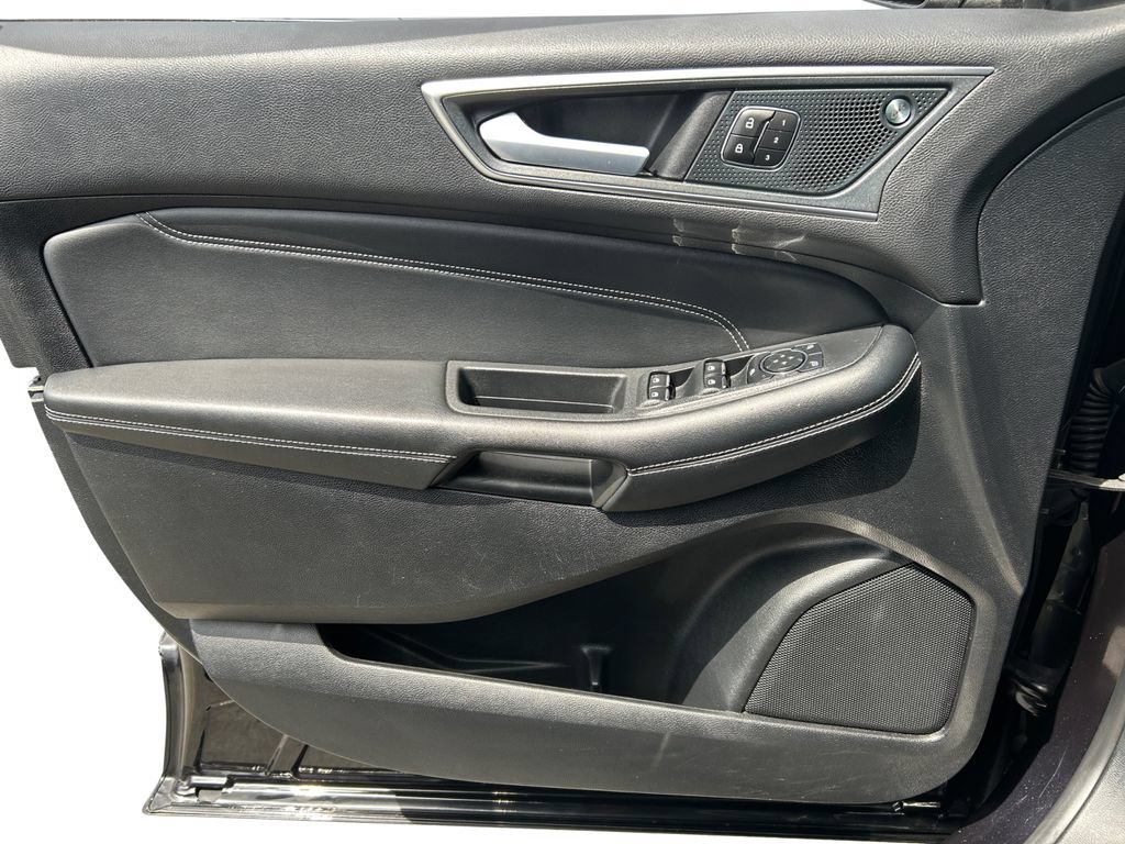 Used 2024 Ford Edge Titanium AWD/4WD image 25