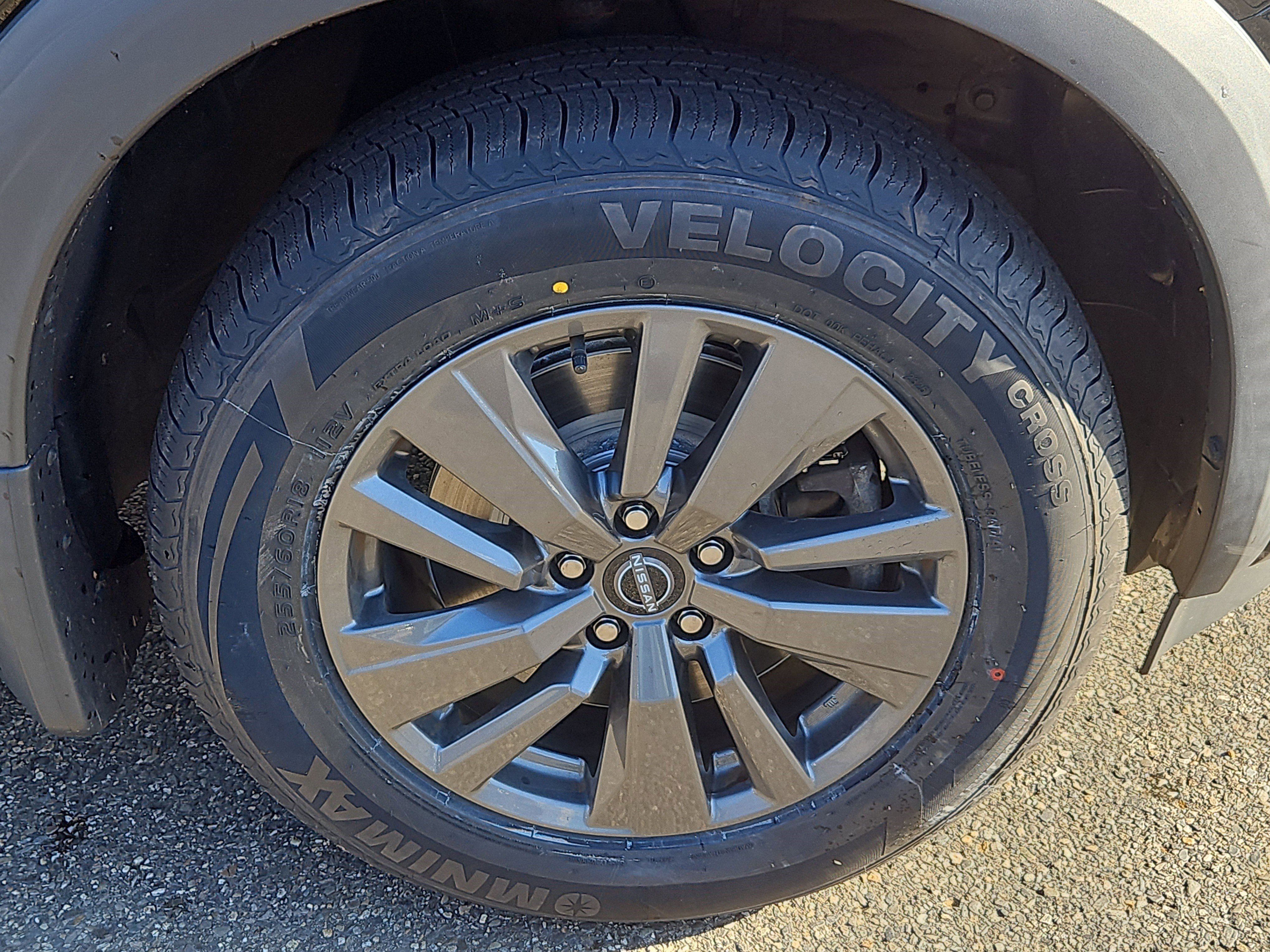 Certified 2022 Nissan Pathfinder SV image 4