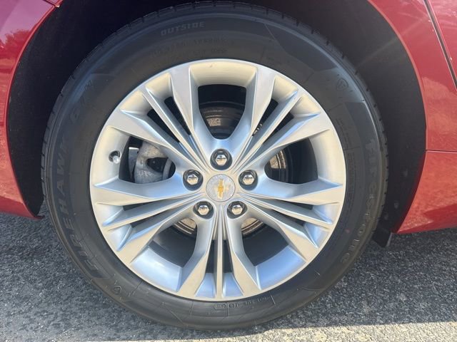 Used 2015 Chevrolet Impala LT w/ Convenience Package image 18