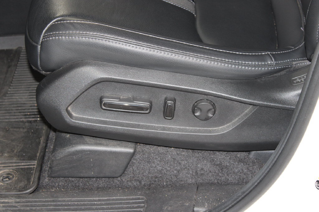 Used 2023 Honda Pilot Touring image 16
