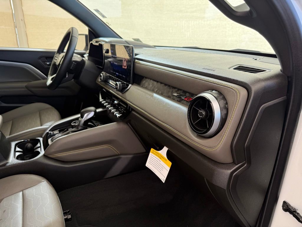 Used 2024 Chevrolet Colorado ZR2 w/ ZR2 Convenience Package III image 14